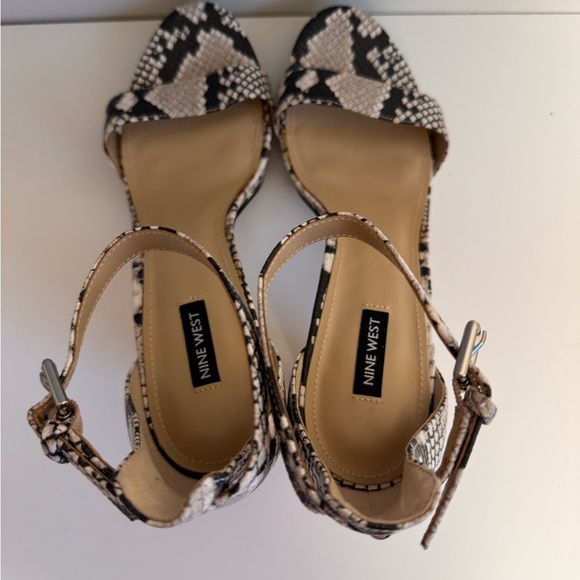 Nine West Black and Cream Snakeskin Heels with Ankle Strap size 10 New in box - Picture 5 of 7